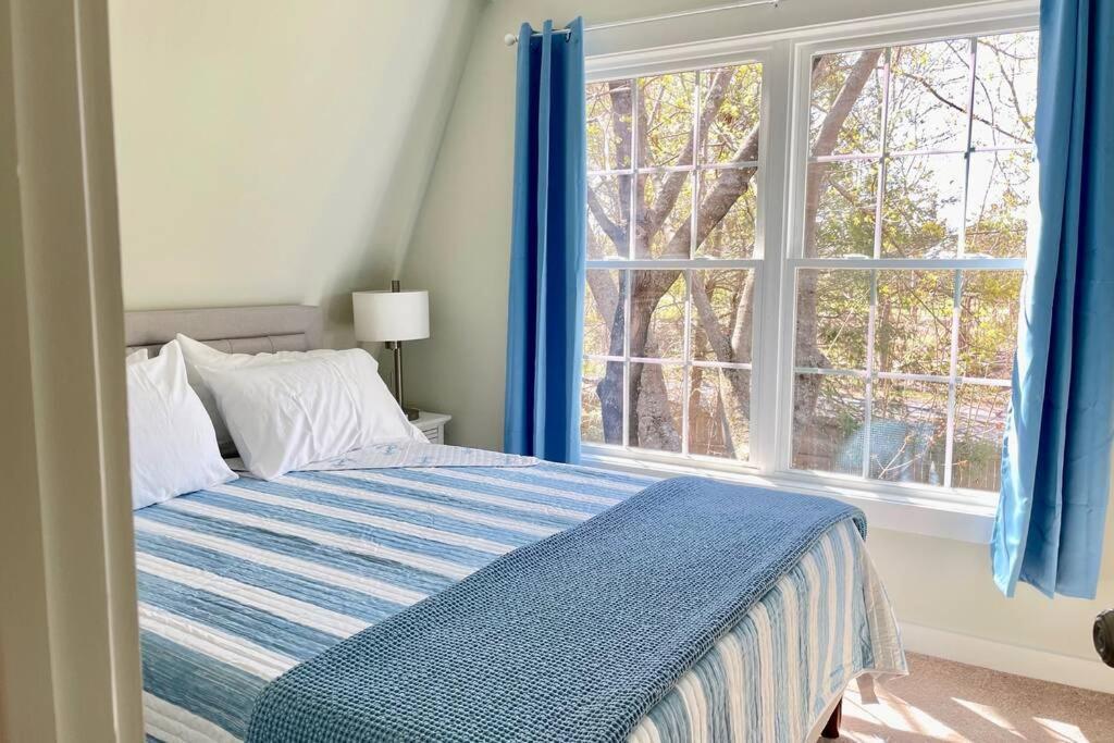 Newly Renovated Carriage House Near Town & Beaches Madison Eksteriør bilde