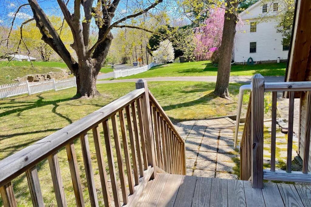 Newly Renovated Carriage House Near Town & Beaches Madison Eksteriør bilde