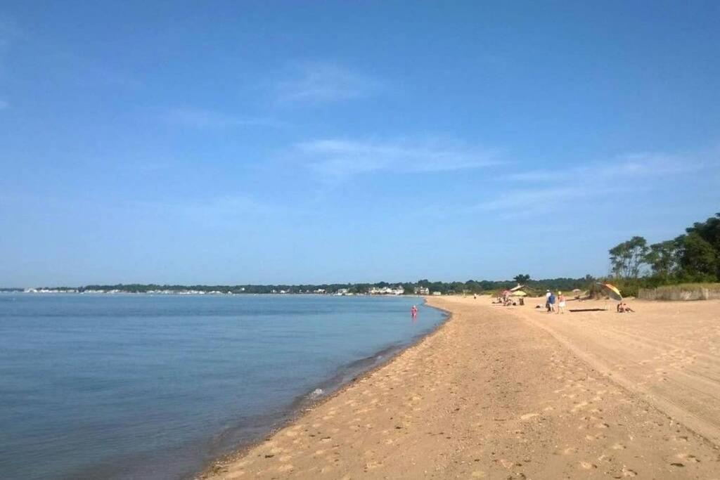 Newly Renovated Carriage House Near Town & Beaches Madison Eksteriør bilde